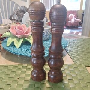 Vintage Brown Wooden Pepper Mill Set